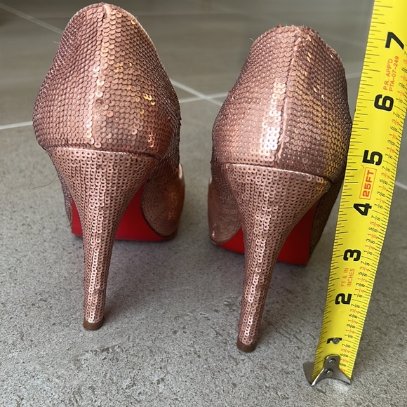 RARE Preowned Christian Louboutin Rose Gold Very Prive paillettes in size 39 - Picture 9 of 10